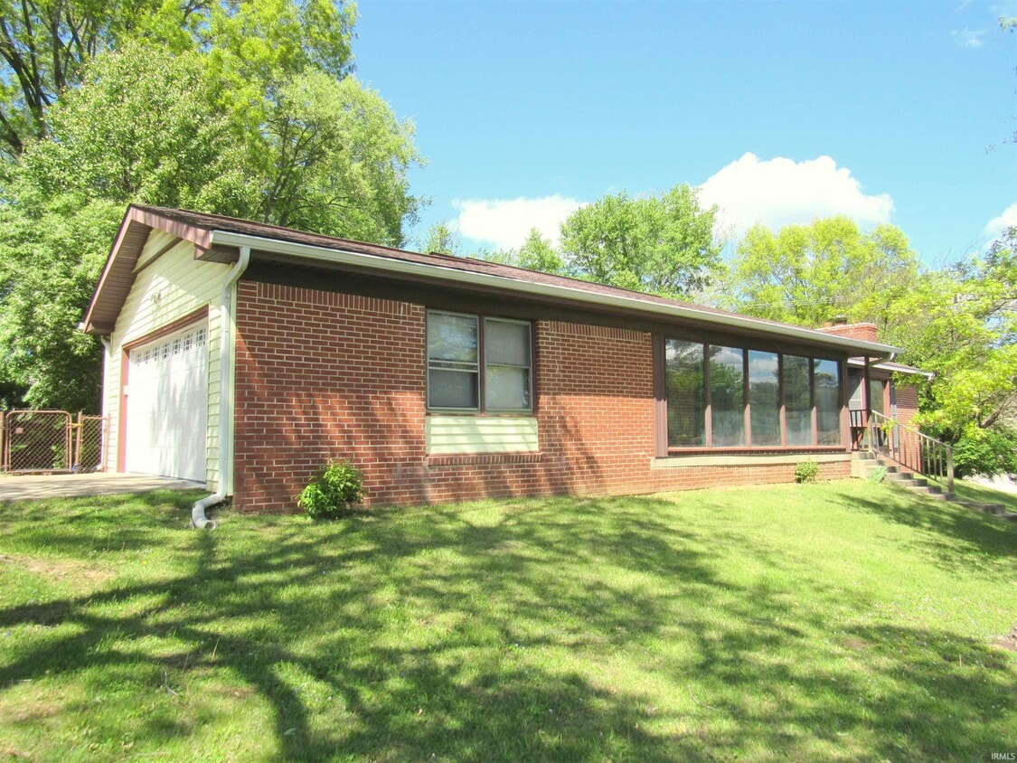 Primary Photo - 4401 E Cambridge Ct