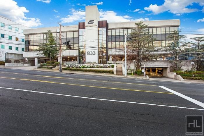 Foto principal - 0 bedroom in GREAT NECK NY 11021