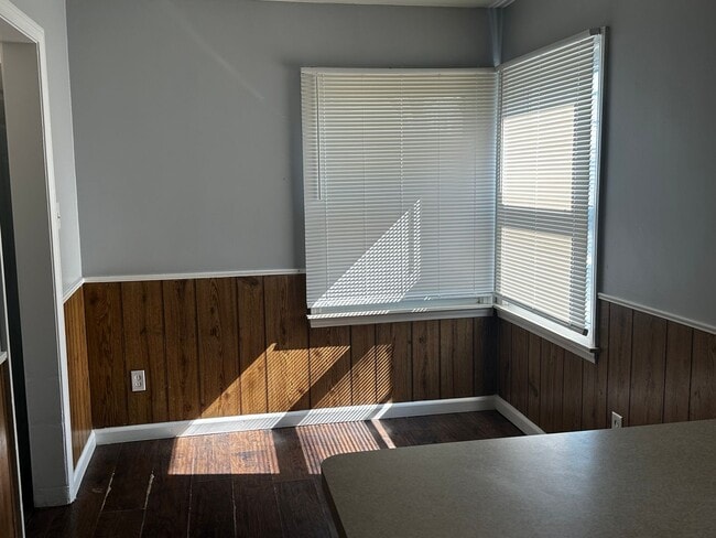 Building Photo - 3 Bedroom home in Centerline