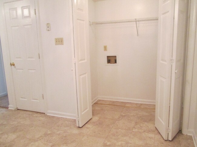 Foto del edificio - 1834 Kim Watt Dr