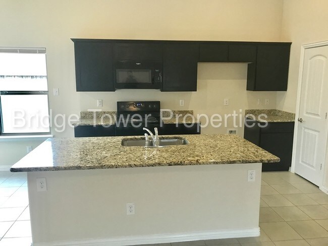 Building Photo - 703 Woodcrest Dr, Ennis