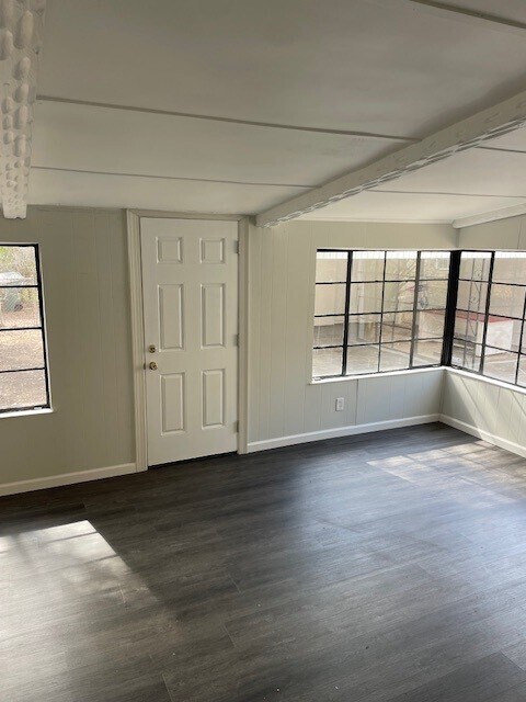 Foto del edificio - 2227 E 40th St