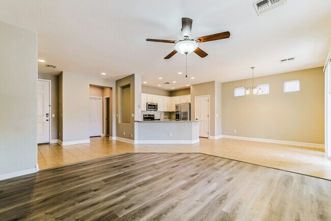 Foto del edificio - 4729 E Cloudburst Dr