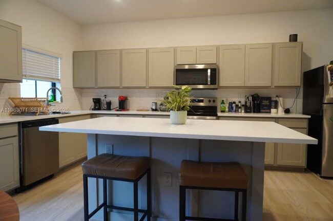 Foto del edificio - 385 NW 9th St