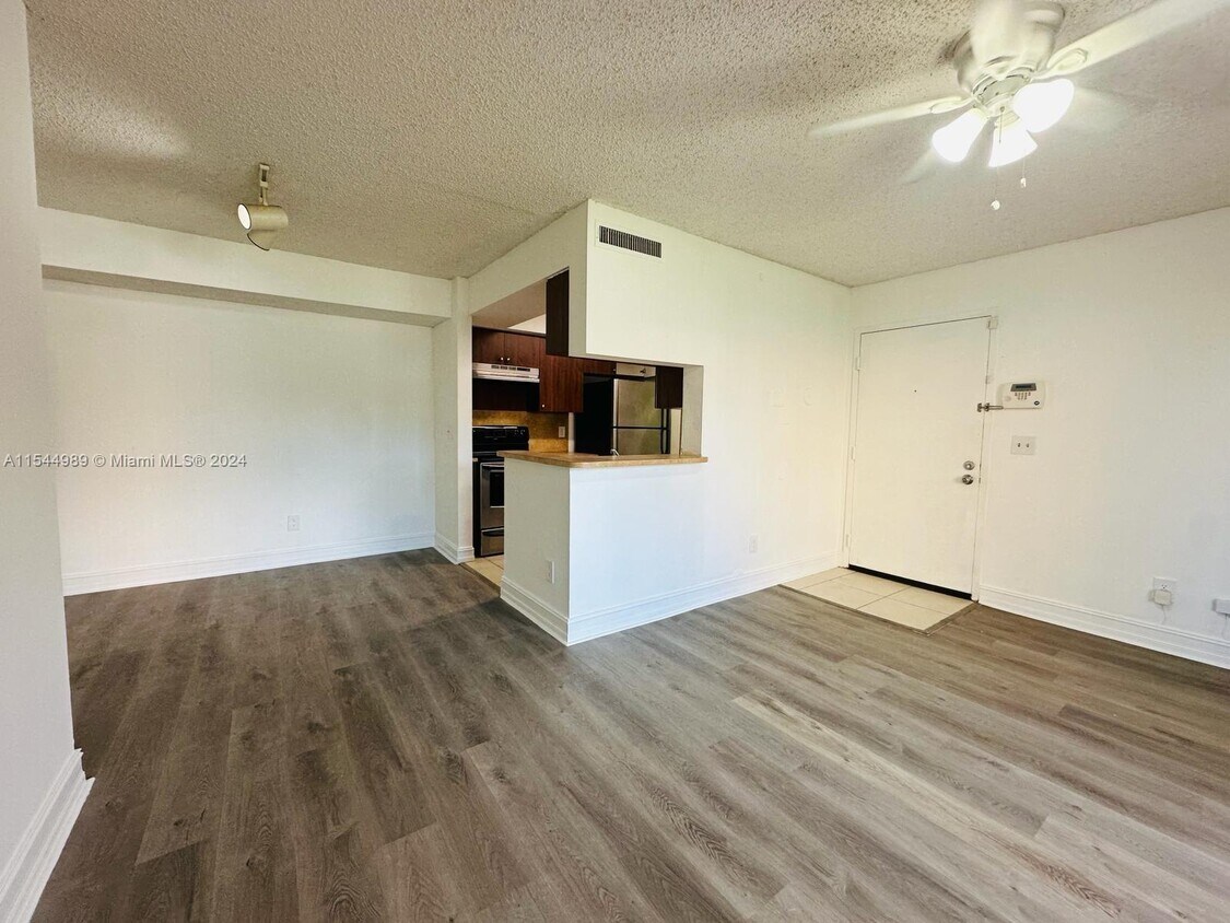 Primary Photo - 8471 SW 5th St