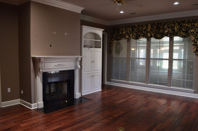 Foto del edificio - $1000 off with approved application! Fanta...