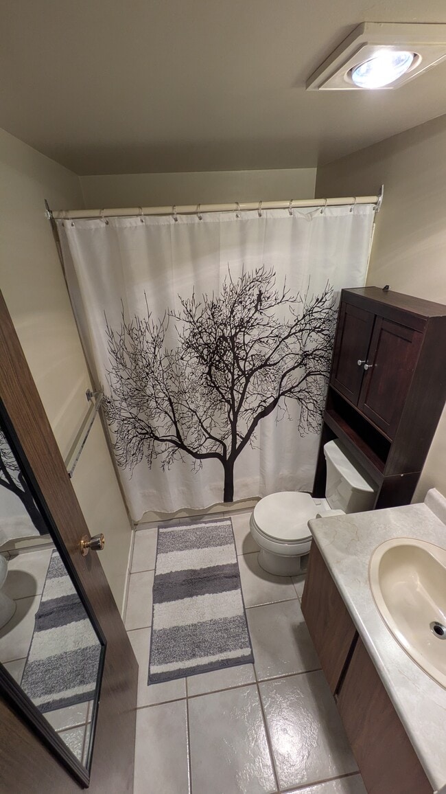 Bathroom - Quintette Apartments
