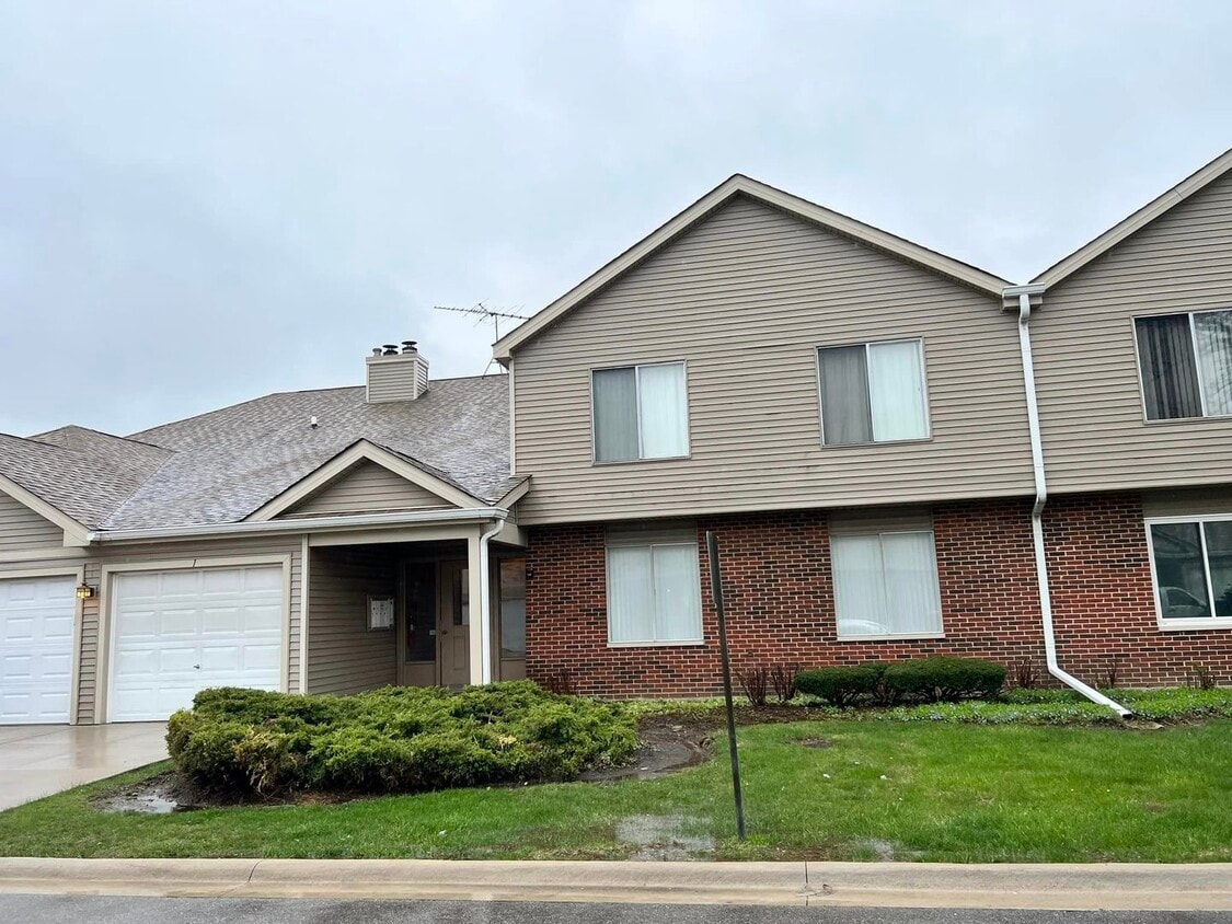 7040 Andover Ct Unit 204, Woodridge, IL 60517 Condo for Rent in