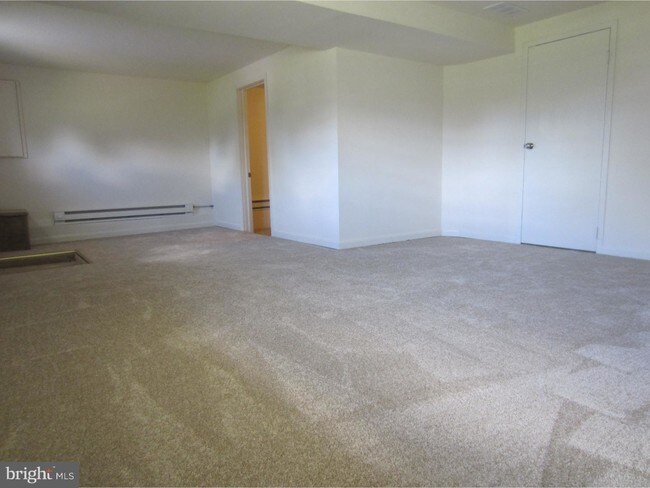 Foto del edificio - 1053 Hilltop Rd