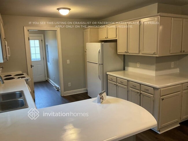 Building Photo - 5217 Milhaven Ln