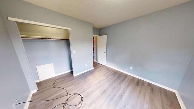 Foto del edificio - 230 W 3rd St