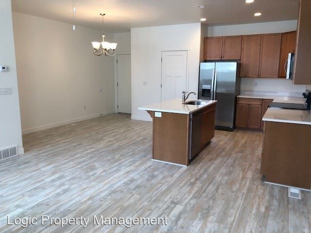 Building Photo - 1089 Emerald Pools Lane
