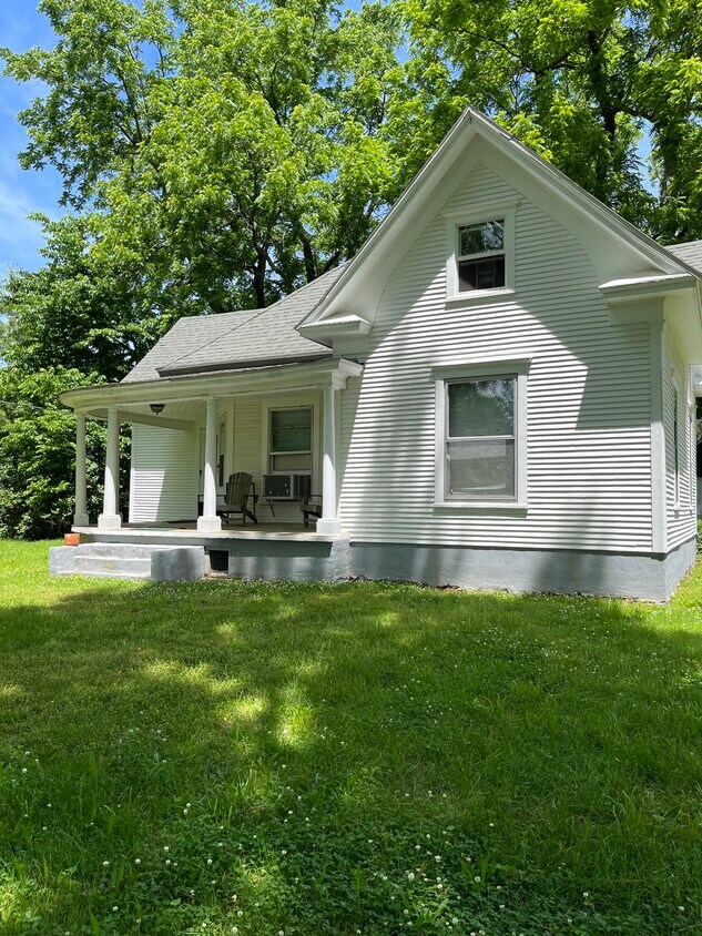 Primary Photo - 139 E Miller Rd