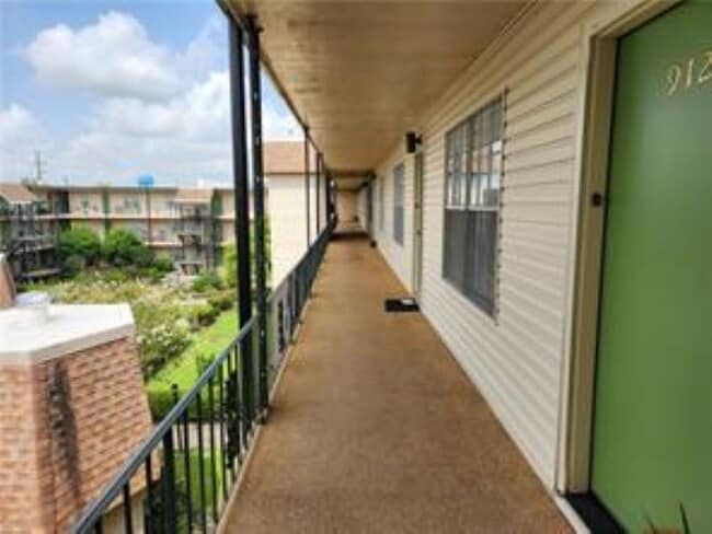 Foto del edificio - 2708 Whitney Pl