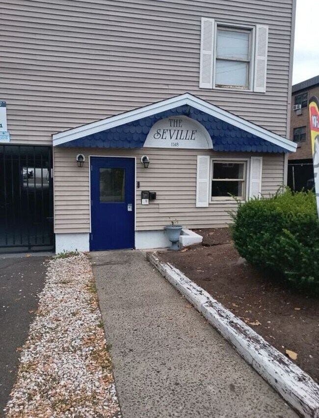 Building Photo - 2BR Apartment Available in Bridgeport! (Wi...