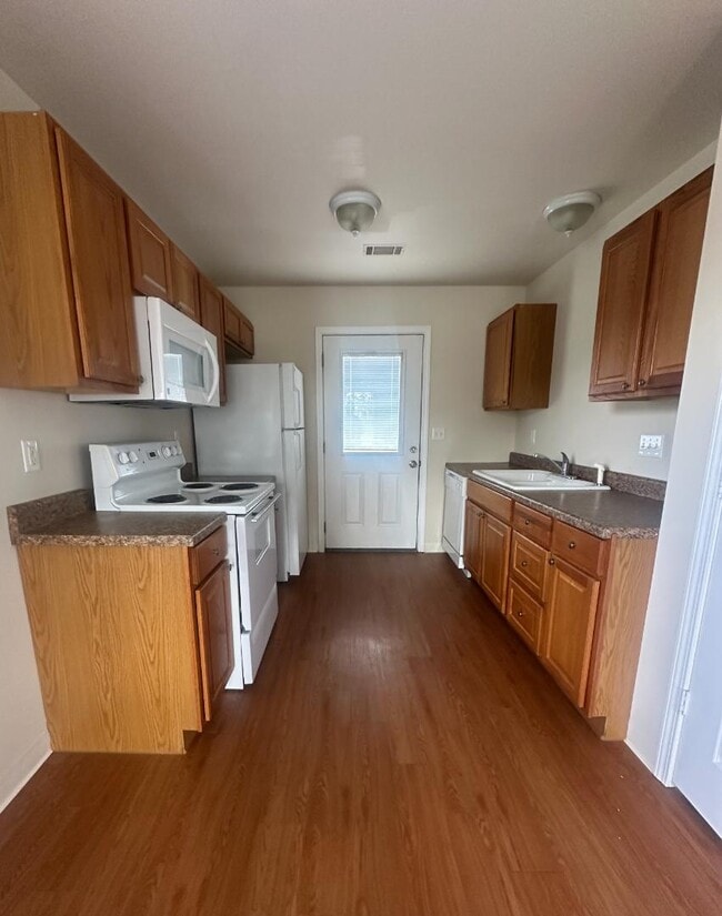 Building Photo - 318 Whaley Ln