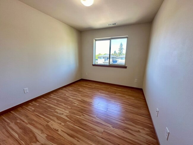 Building Photo - 5836 Pioneer Ridge Pl