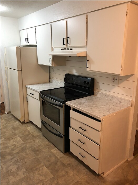 Primary Photo - 512 Holbrook Dr
