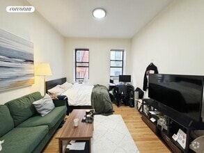 Building Photo - 439 E 74th St
