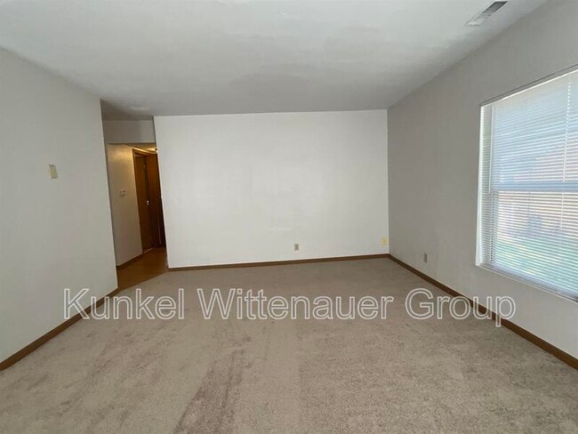 Building Photo - 1813 Jamestown Rd