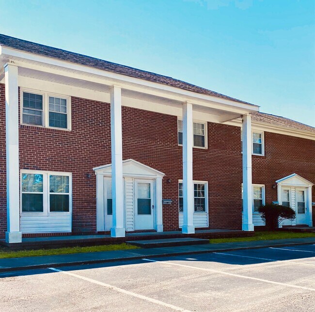 Caswell at Riverwalk Apartments in Jacksonville, NC