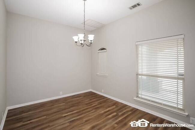 Foto del edificio - Need More Space!! 4 Bedroom with an office...