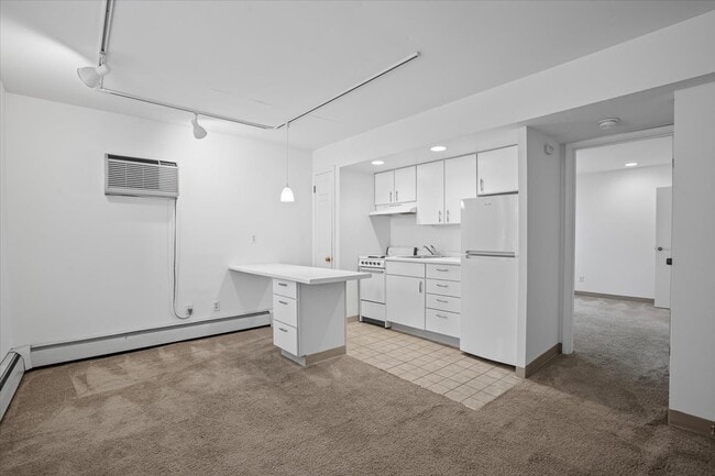Building Photo - Franklin West Apartments, Leasing Office
