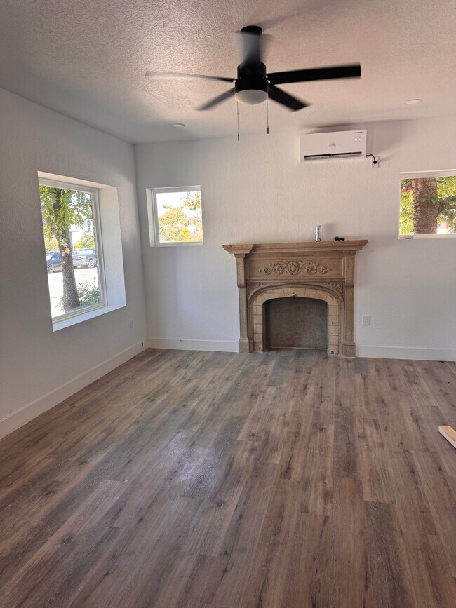 Foto del edificio - 2402 Saunders Ave