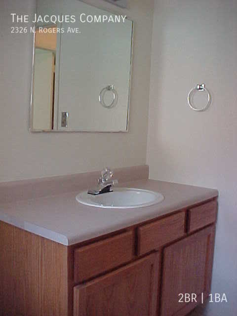 Building Photo - Remodeled 2 Bedroom with large rooms