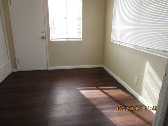 Foto del edificio - East Bakersfield Home COMING SOON