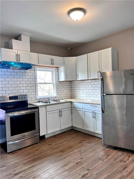 Foto del edificio - 306 Potters Ave