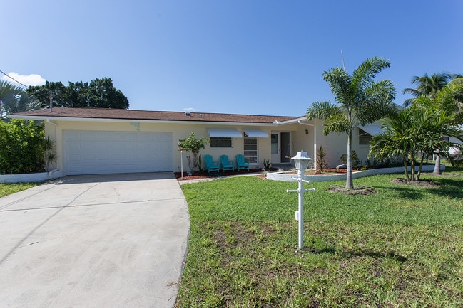 Building Photo - 918 Dolphin Dr