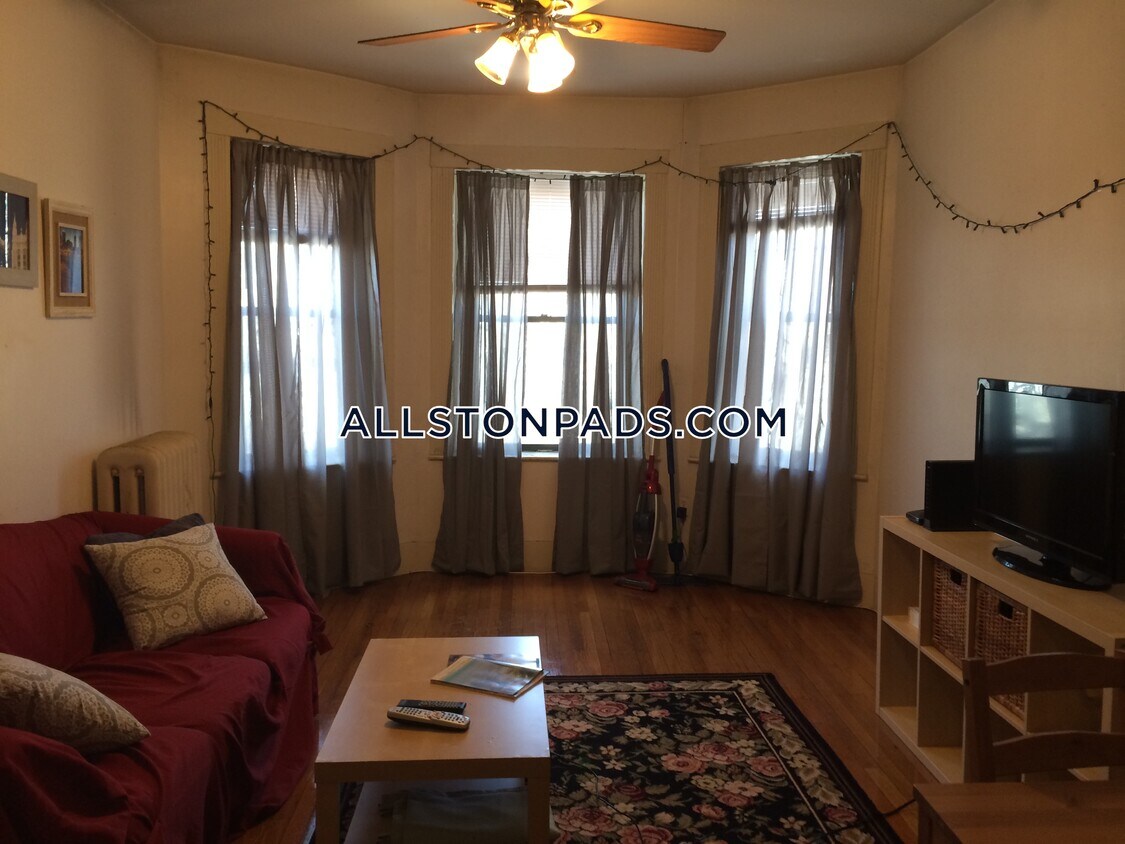 1412 Commonwealth Avenue Unit 15 Photo
