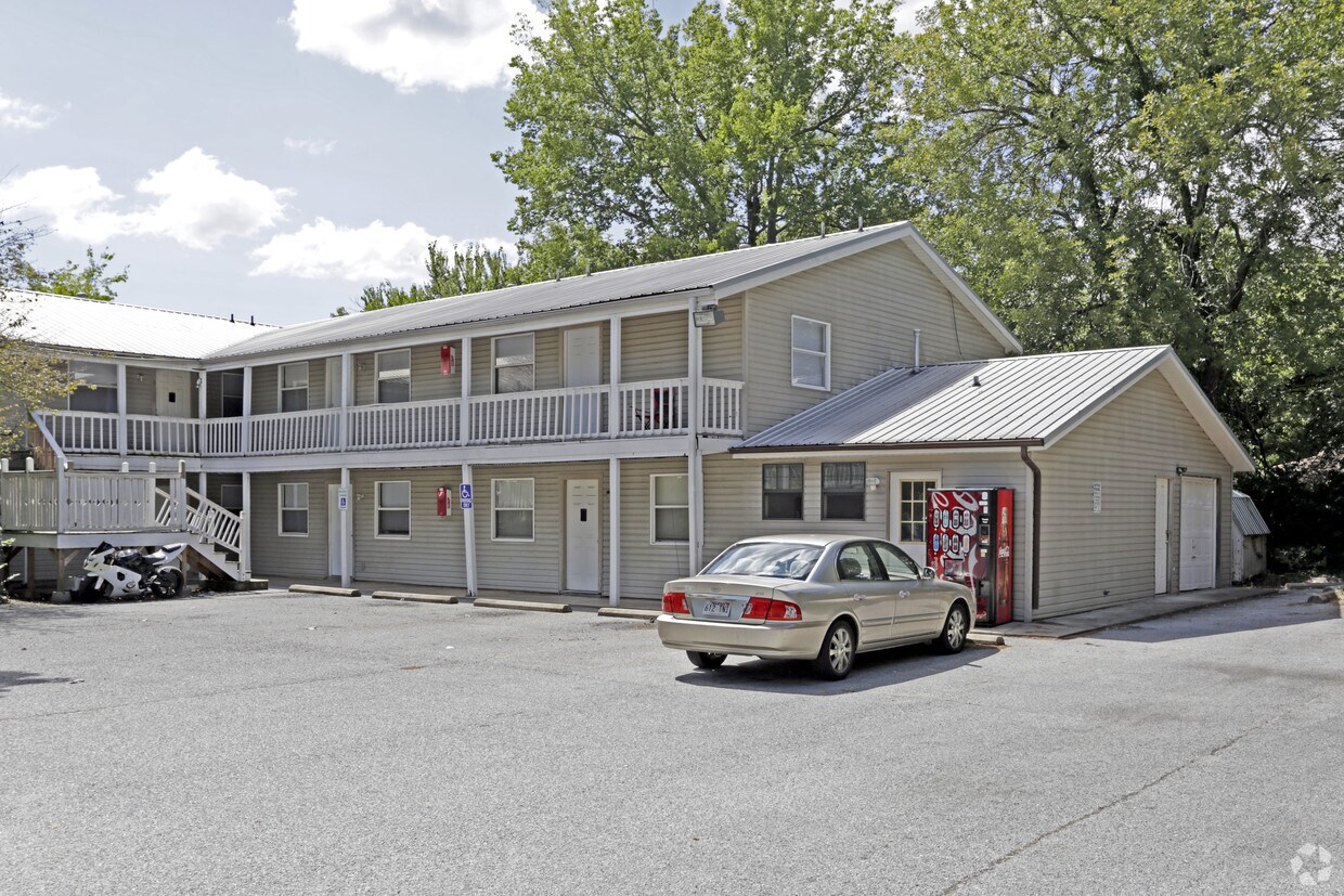 1701 N Lewis Ave, Fayetteville, AR 72703 Apartments in Fayetteville