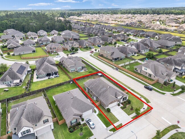 Foto del edificio - 27997 Lone Hollow Ln