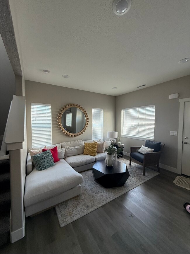 Building Photo - 55 W 440 N