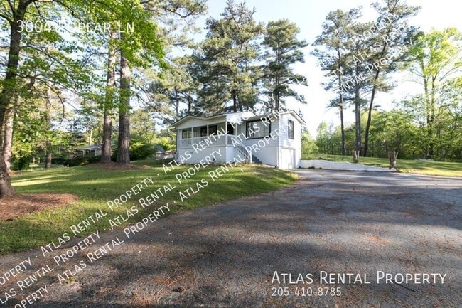 Building Photo - 3004 Poplar Ln