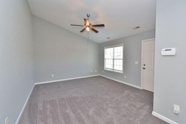 Foto del edificio - 1922 Sapphire Rd