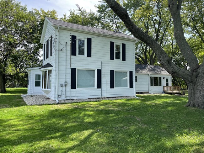 Building Photo - 6159 WI-50