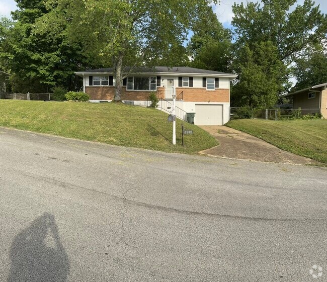 Holiday Hills Apartments for Rent with Hardwood Floors Chattanooga