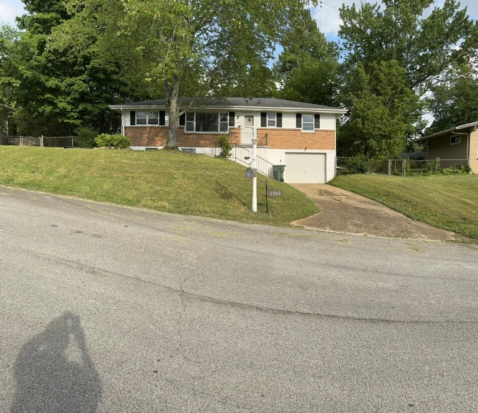 Primary Photo - 7819 Holiday Hills Cir