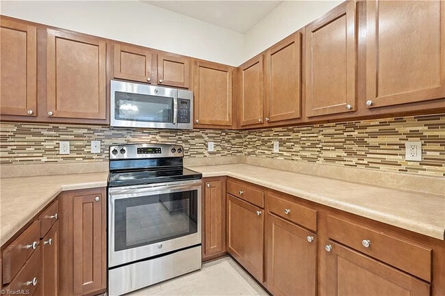 Building Photo - Build Equity While Leasing - Lease to Own