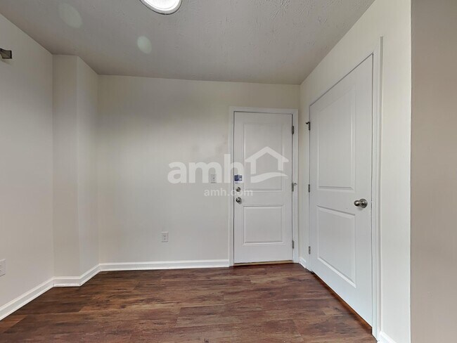 Foto del edificio - 5722 Jo Anne Rose Ct