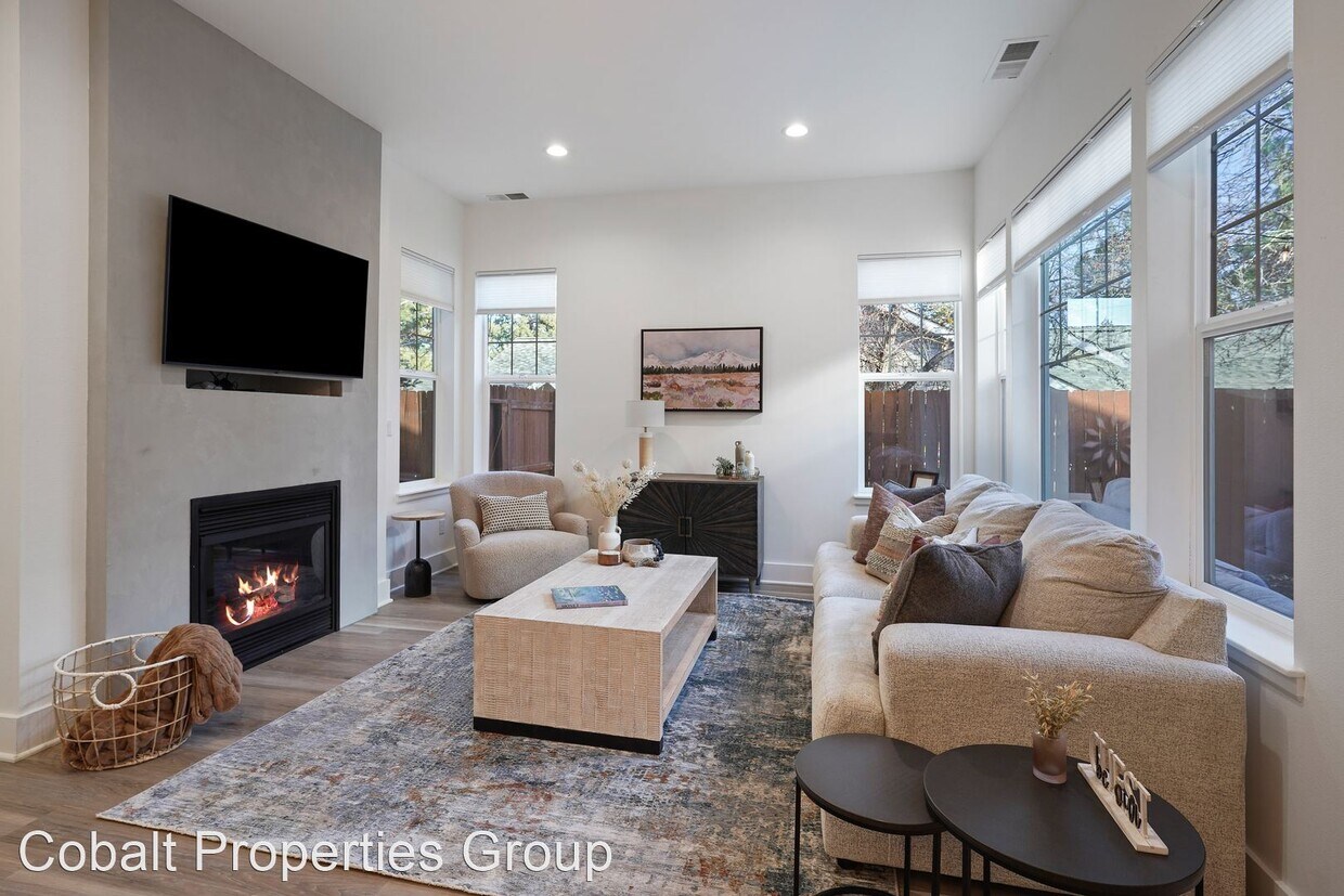 Foto principal - 2 br, 2 bath House - 33 SW Truman Ave