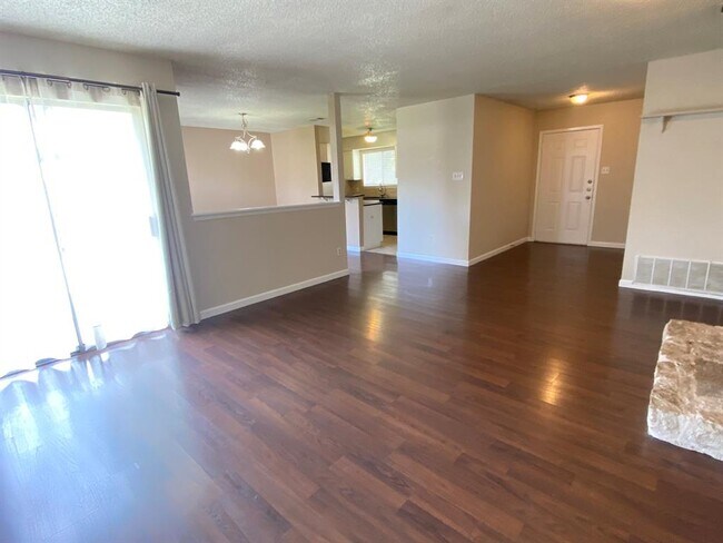 Foto del edificio - 12708 Europa Ln