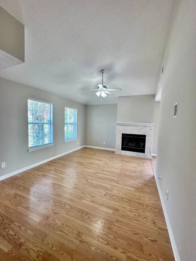 Primary Photo - Adorable, Centrally located 3B/2B Home ava...