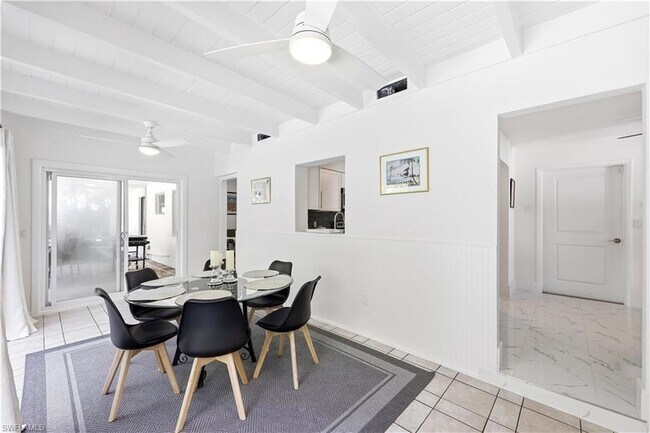 Foto del edificio - 1147 Shady Rest Ln