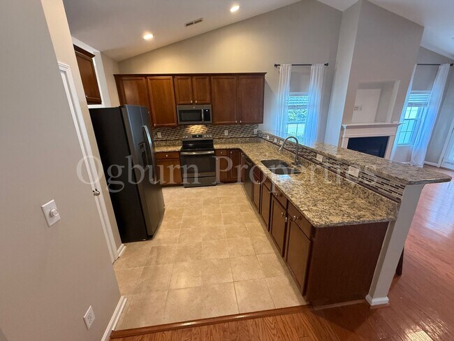 Building Photo - 3BR/2BA Charming Home in Griffith Park!