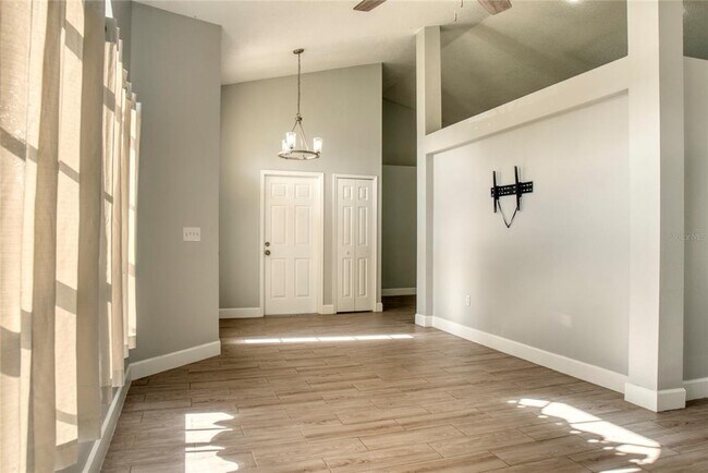 Foto del edificio - 1447 Kingston Way