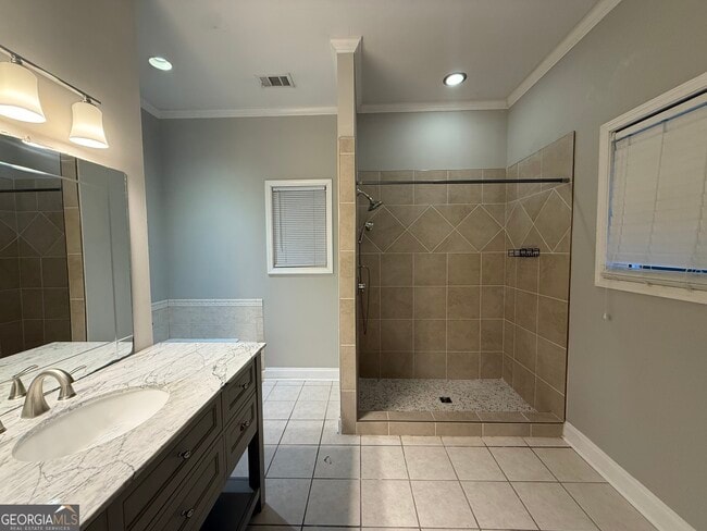 Building Photo - 311 Wesleyan Dr